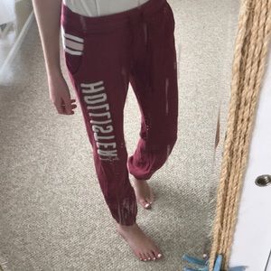 Hollister logo burgundy/red sweatpants